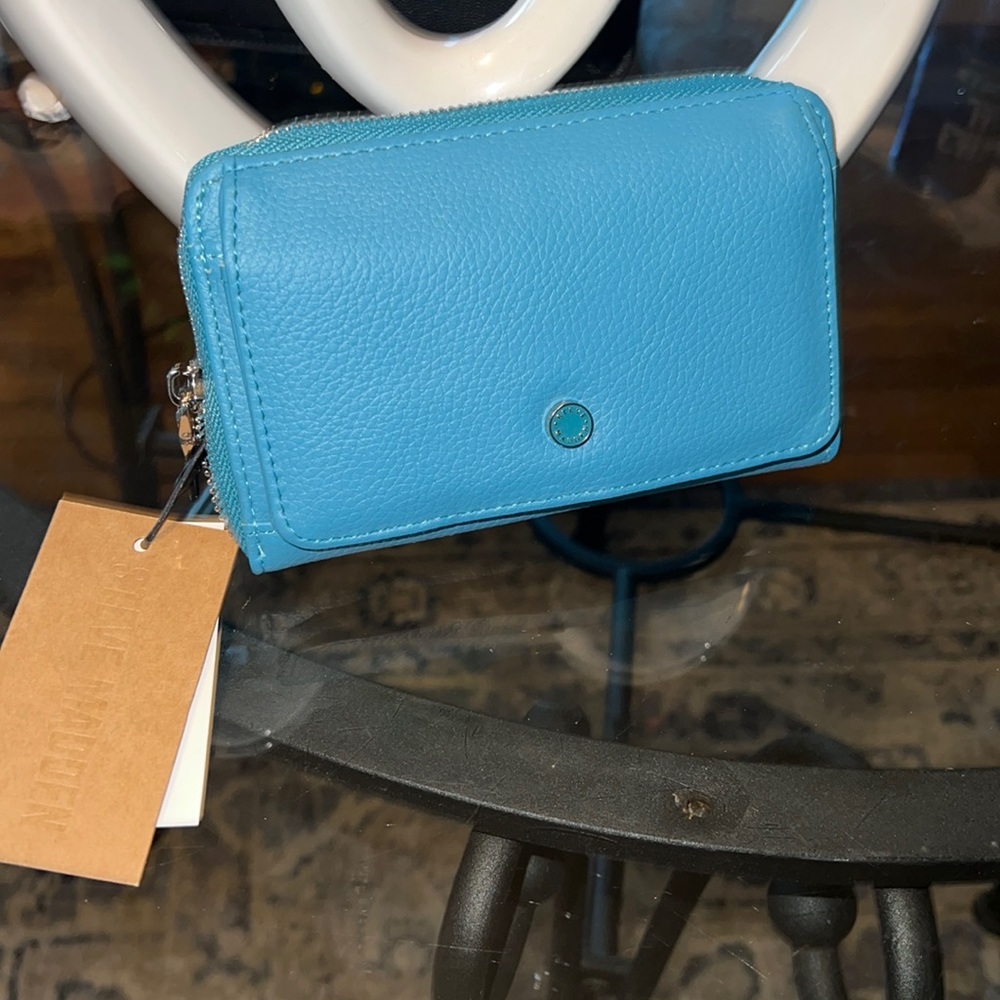 Steve Madden blue wallet 🚨‼️